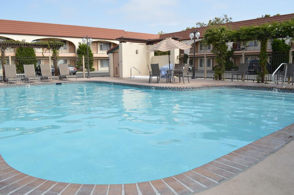 Laurel Inn & Conference Center Salinas Exteriör bild