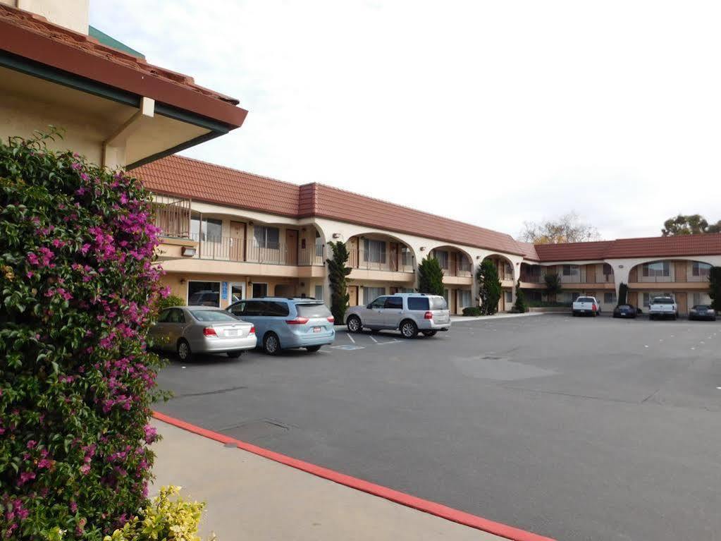 Laurel Inn & Conference Center Salinas Exteriör bild
