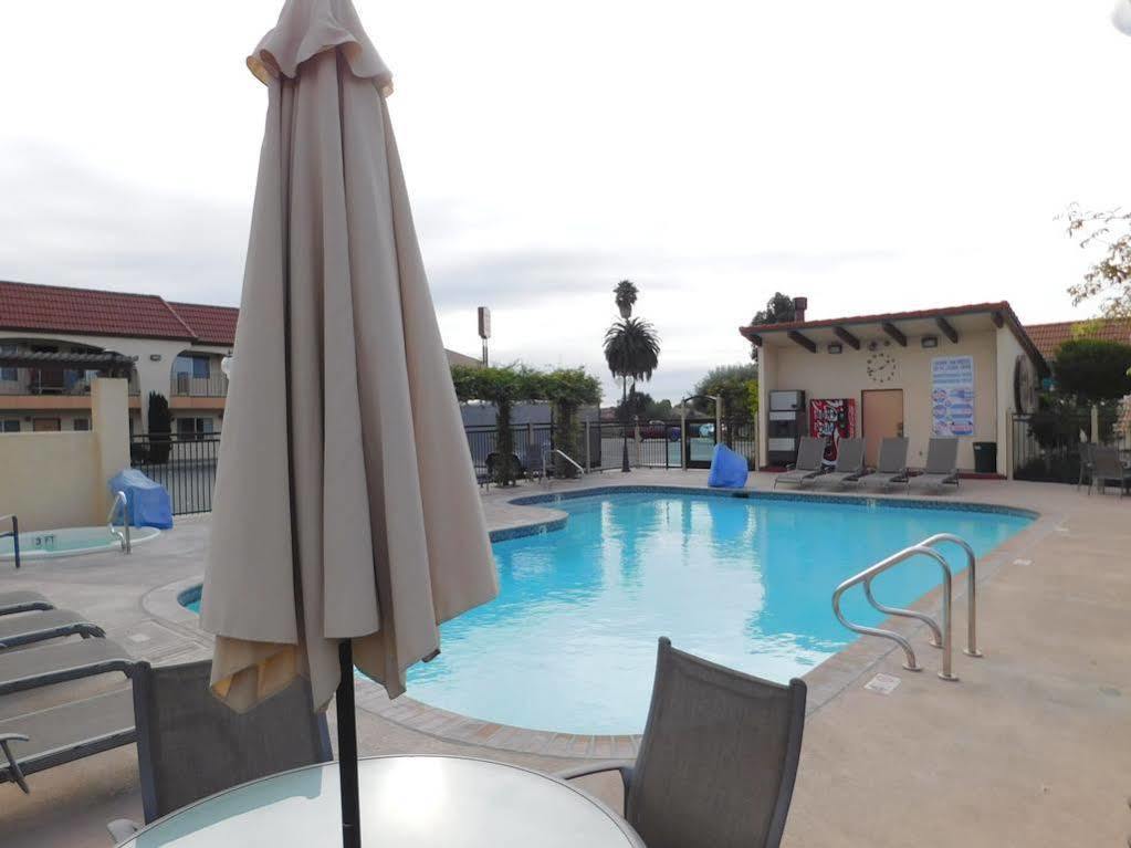 Laurel Inn & Conference Center Salinas Exteriör bild